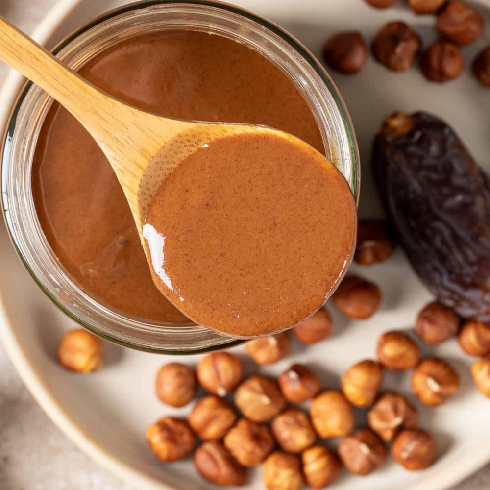 crema di nocciole italiane e datteri