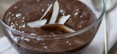 Crema di cioccolato, frutta secca e cocco