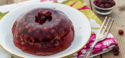 Gelatine alla mela e lamponi