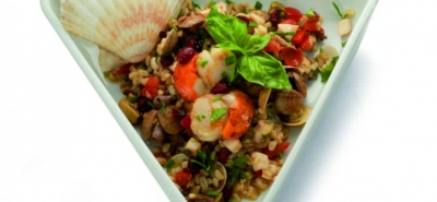 Grano con frutti di mare e cranberries