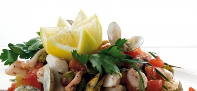 Friselle pugliesi con frutti di mare e pistacchi