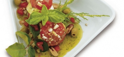 Spiedino tiepido di bufala con pesto leggero e noci del Brasile