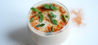 Frullato di pere, pinoli, cannella e zucchero di cocco