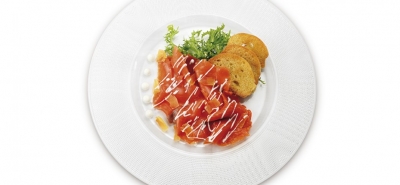 Salmone fumèe, papaya candita, crostone e yogurt magro