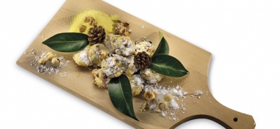 Piccole sbrisolone con nocciole, uvetta e cioccolato fondente